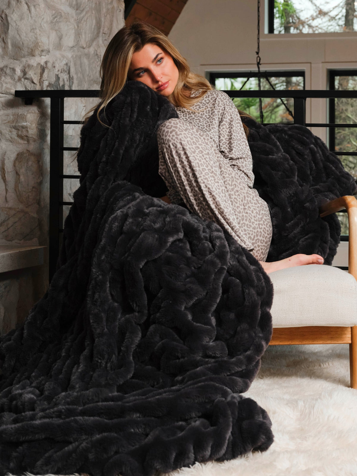 The Melt Blanket in Charcoal Night