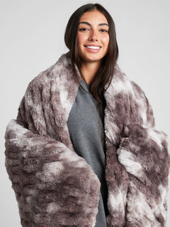 The Melt Blanket in Stone Grain