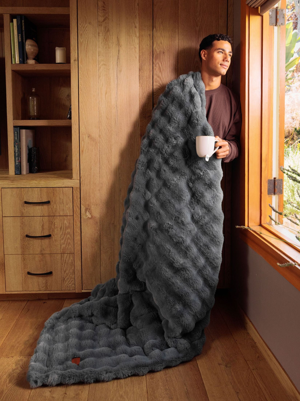 The Melt Heated Blanket in Storm Cloud